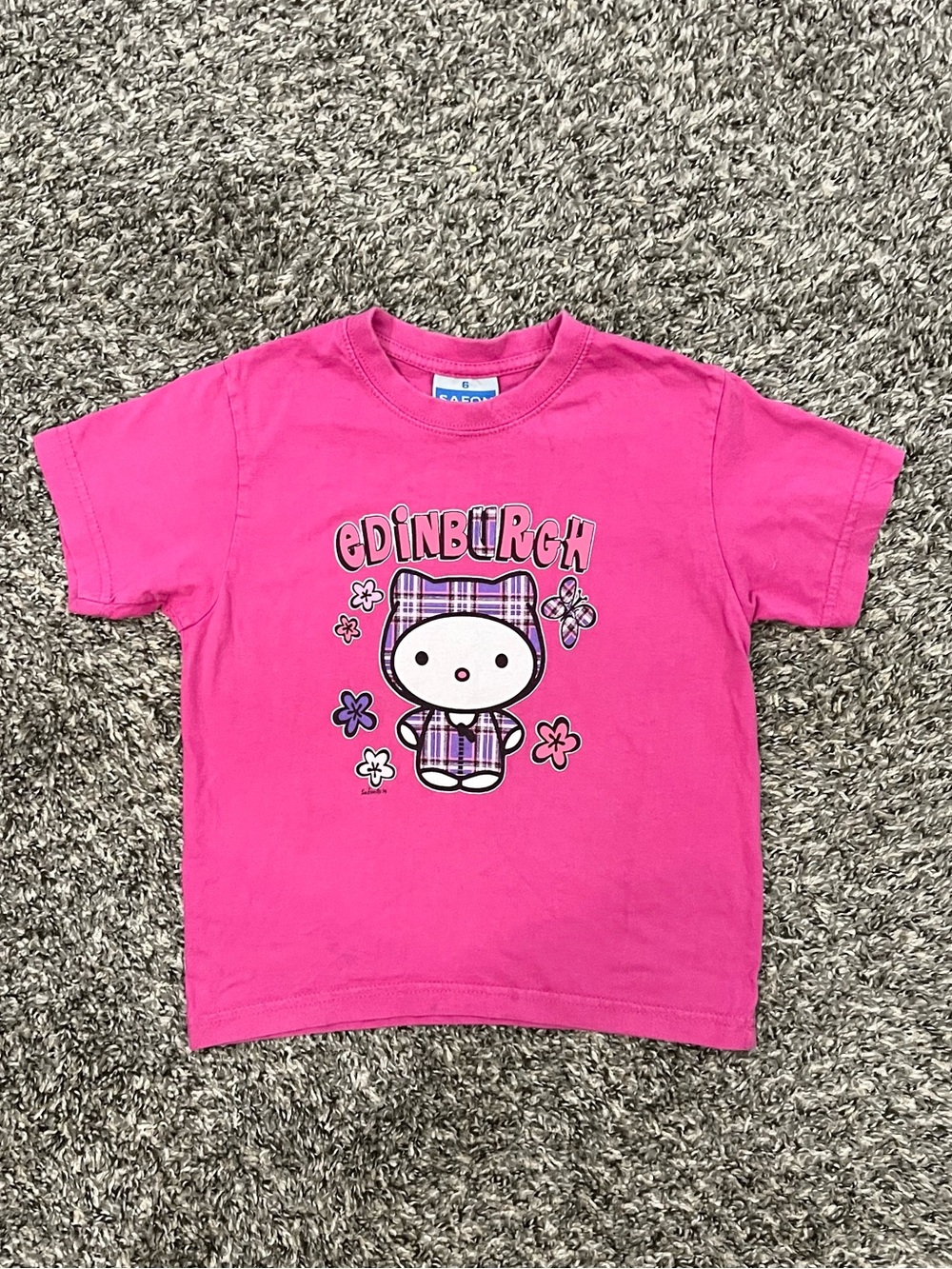 Y2K Safon pink Hello Kitty Sanrio Edinburgh graphic T-shirt 2000’s Kawaii